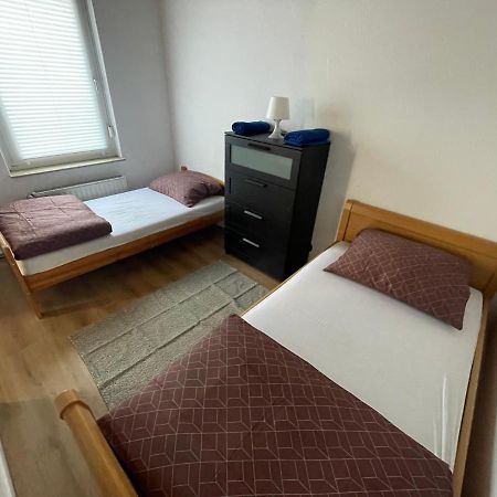 Ruhiges Zentral Gelegenes Apartment In Guetersloh Eksteriør billede