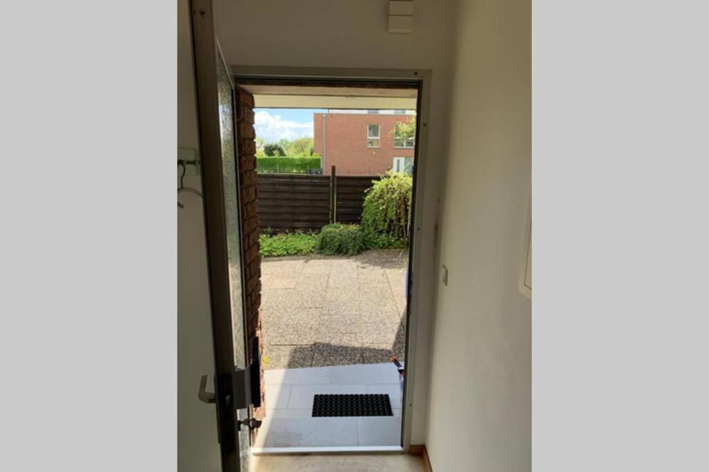 Ruhiges Zentral Gelegenes Apartment In Guetersloh Eksteriør billede